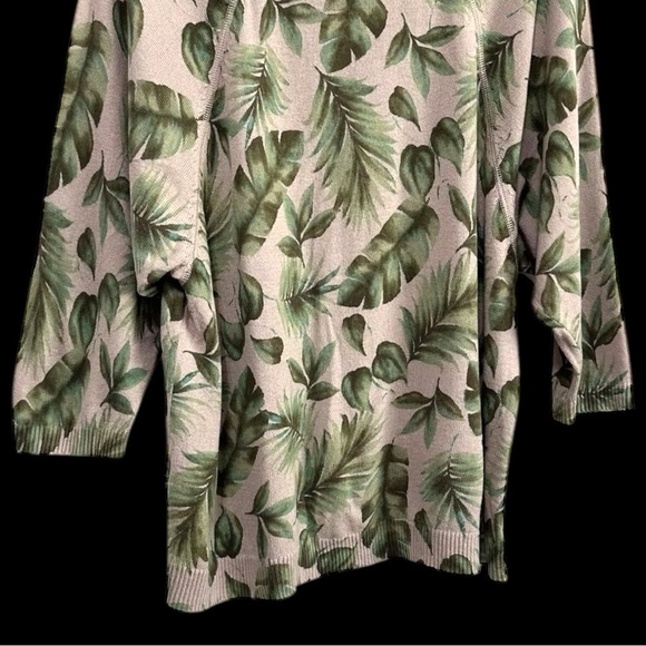 J Jill Palm Leaf Print Sweater Size Medium 3/4 Sleeve Tropical Green Knit Top - Picture 4 of 11